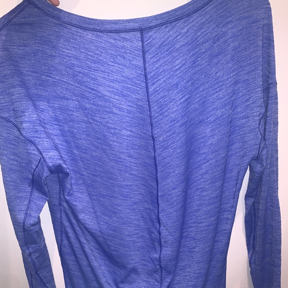 Lululemon comfy top (picture cute it off)